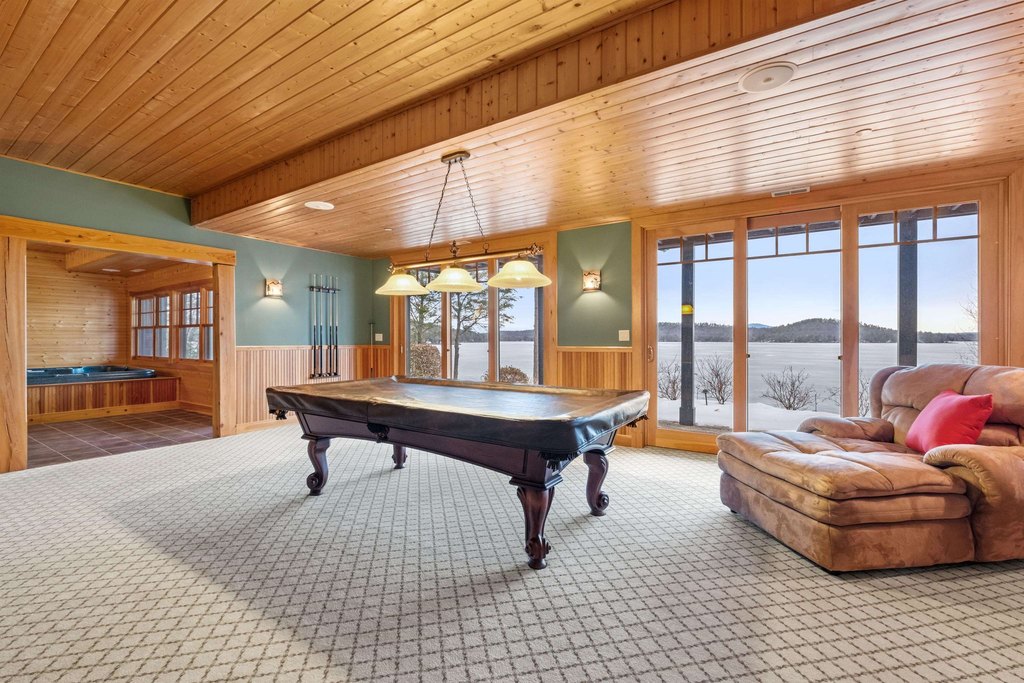 Alton, New Hampshire, 03810, United States, 5 Bedrooms Bedrooms, ,5.5 BathroomsBathrooms,Residential,Forsale,1933955