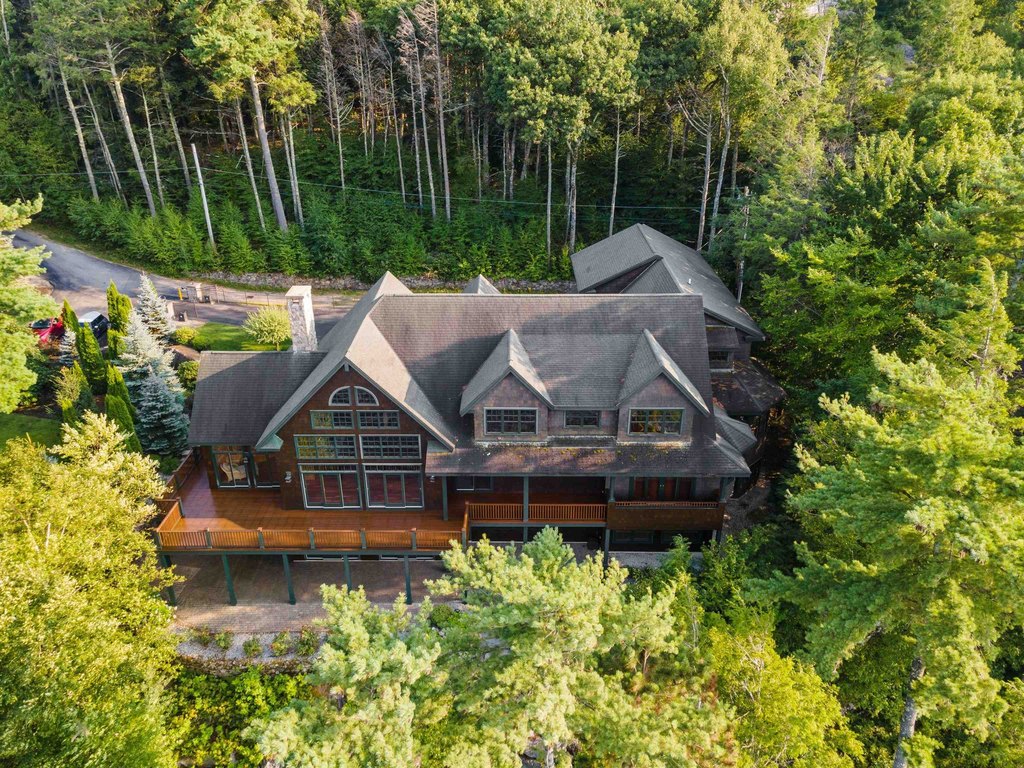 Alton, New Hampshire, 03810, United States, 5 Bedrooms Bedrooms, ,5.5 BathroomsBathrooms,Residential,Forsale,1933955