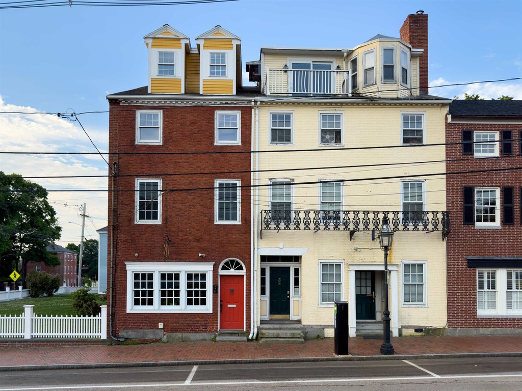 Portsmouth, New Hampshire, 03801, United States, 2 Bedrooms Bedrooms, ,2 BathroomsBathrooms,Residential,Forsale,1934006