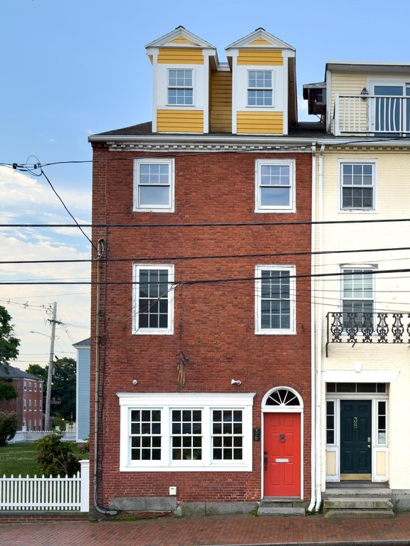 Portsmouth, New Hampshire, 03801, United States, 2 Bedrooms Bedrooms, ,2 BathroomsBathrooms,Residential,Forsale,1934006