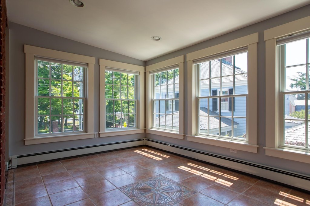 Portsmouth, New Hampshire, 03801, United States, 2 Bedrooms Bedrooms, ,2 BathroomsBathrooms,Residential,Forsale,1934006