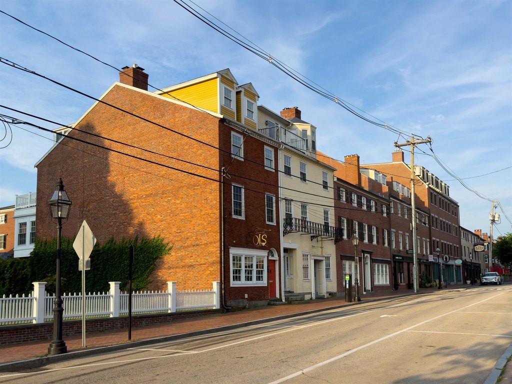 Portsmouth, New Hampshire, 03801, United States, 2 Bedrooms Bedrooms, ,2 BathroomsBathrooms,Residential,Forsale,1934006