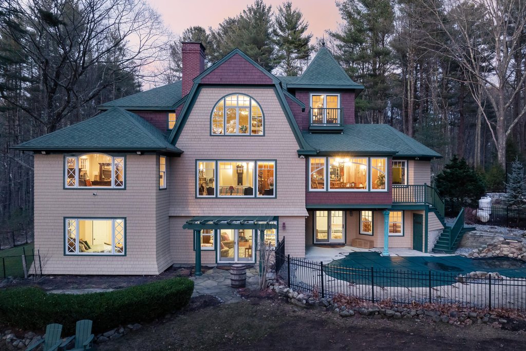 Kittery, Maine, 03904, United States, 6 Bedrooms Bedrooms, ,6.5 BathroomsBathrooms,Residential,Forsale,1893982