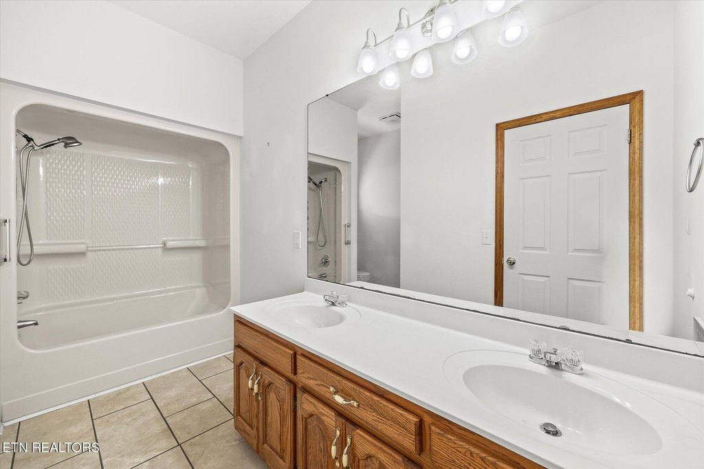 Cookeville, Tennessee, 38506, United States, 3 Bedrooms Bedrooms, ,2 BathroomsBathrooms,Residential,Forsale,1885996
