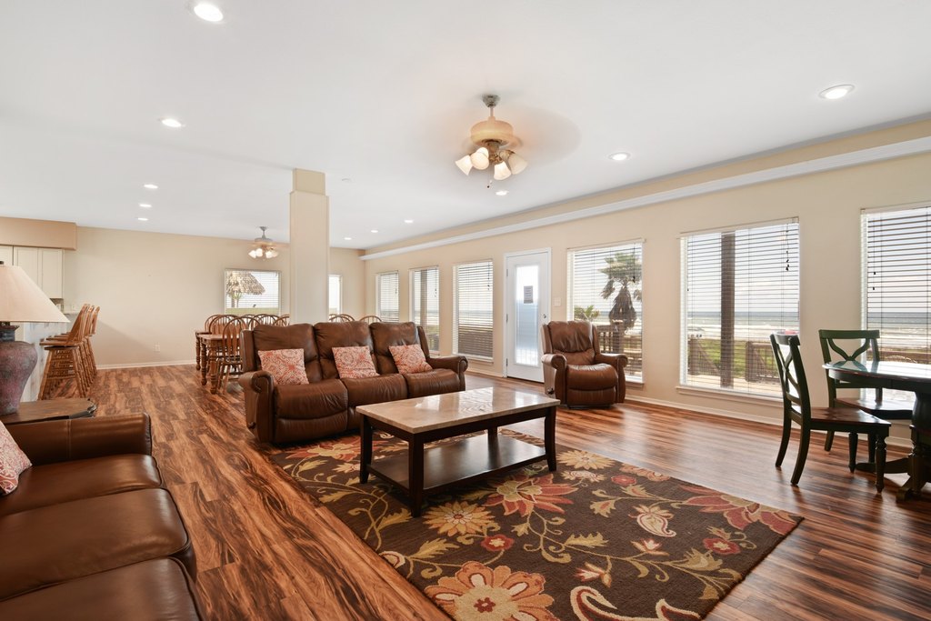 Surfside Beach, Texas, 77541, United States, 10 Bedrooms Bedrooms, ,6 BathroomsBathrooms,Residential,Forsale,1889080