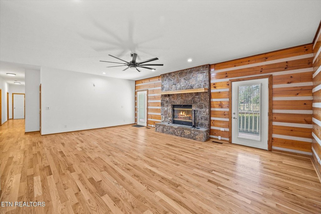 Cookeville, Tennessee, 38506, United States, 3 Bedrooms Bedrooms, ,2 BathroomsBathrooms,Residential,Forsale,1885996