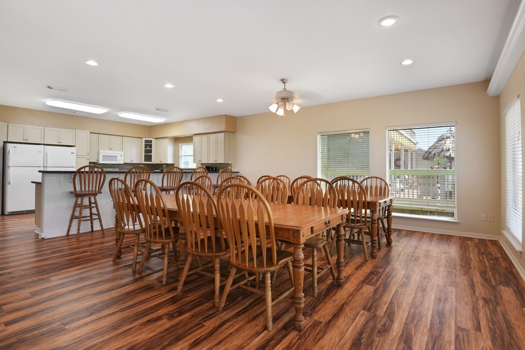 Surfside Beach, Texas, 77541, United States, 10 Bedrooms Bedrooms, ,6 BathroomsBathrooms,Residential,Forsale,1889080