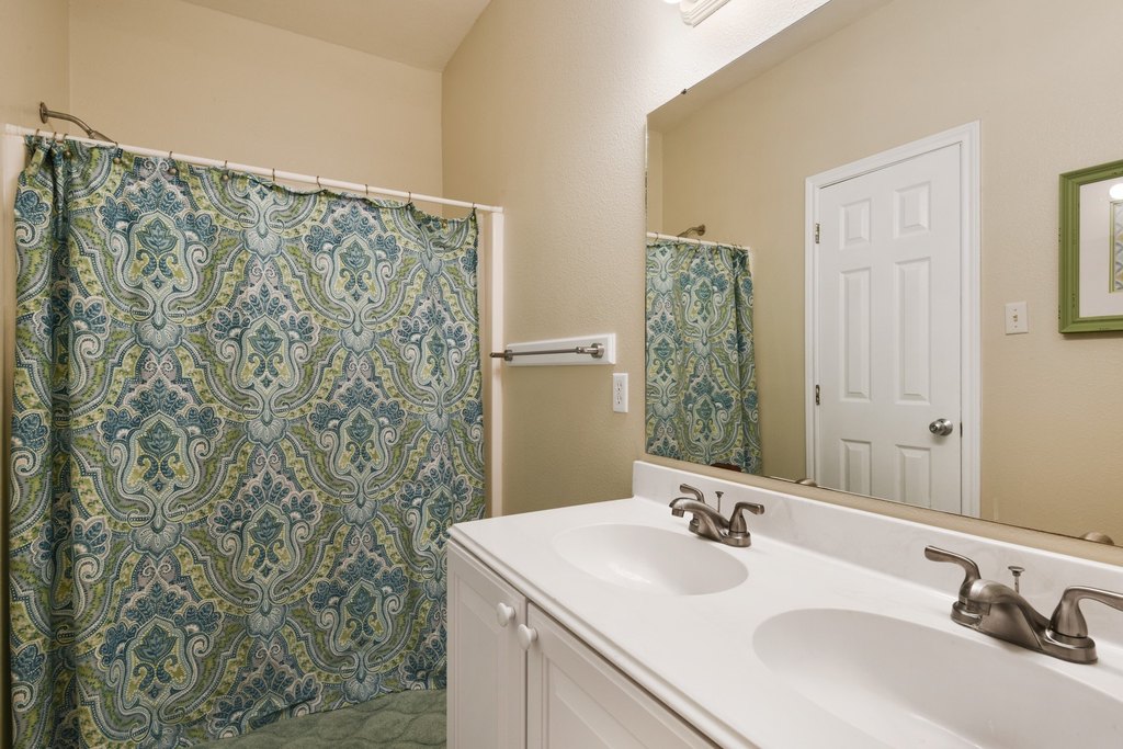 Surfside Beach, Texas, 77541, United States, 10 Bedrooms Bedrooms, ,6 BathroomsBathrooms,Residential,Forsale,1889080