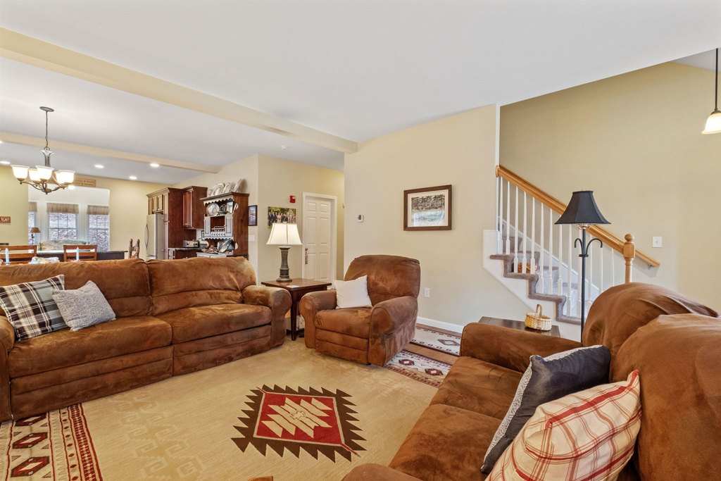 Laconia, New Hampshire, 03246, United States, 3 Bedrooms Bedrooms, ,2.5 BathroomsBathrooms,Residential,Forsale,1909923