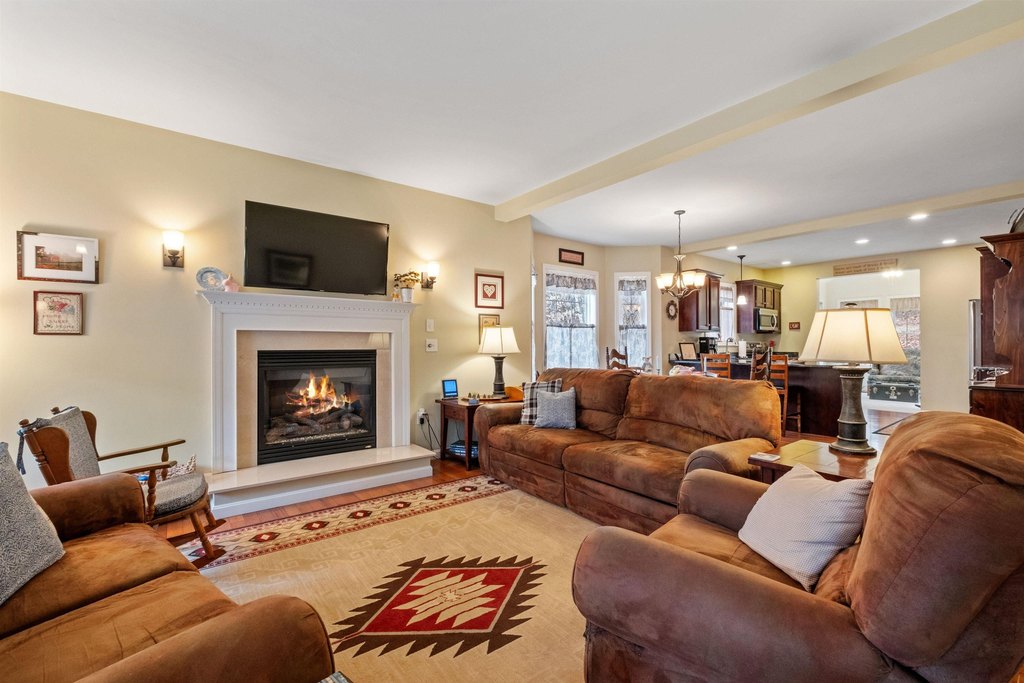 Laconia, New Hampshire, 03246, United States, 3 Bedrooms Bedrooms, ,2.5 BathroomsBathrooms,Residential,Forsale,1909923