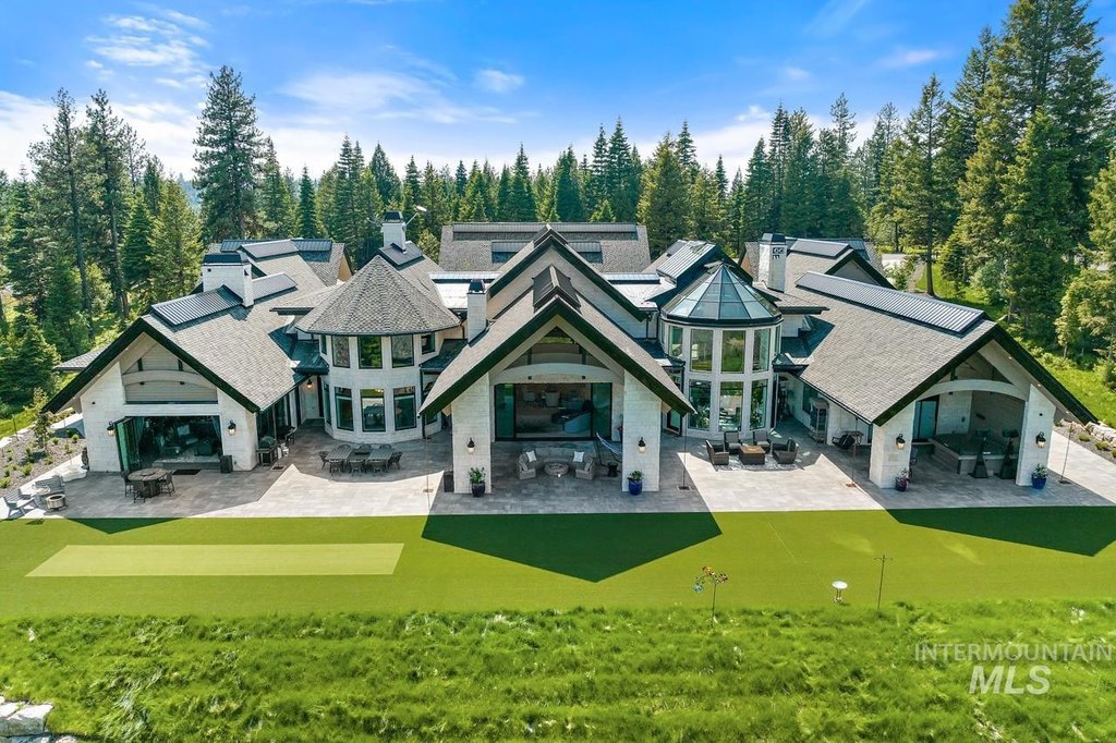McCall, Idaho, 83638, United States, 5 Bedrooms Bedrooms, ,8 BathroomsBathrooms,Residential,Forsale,1889407
