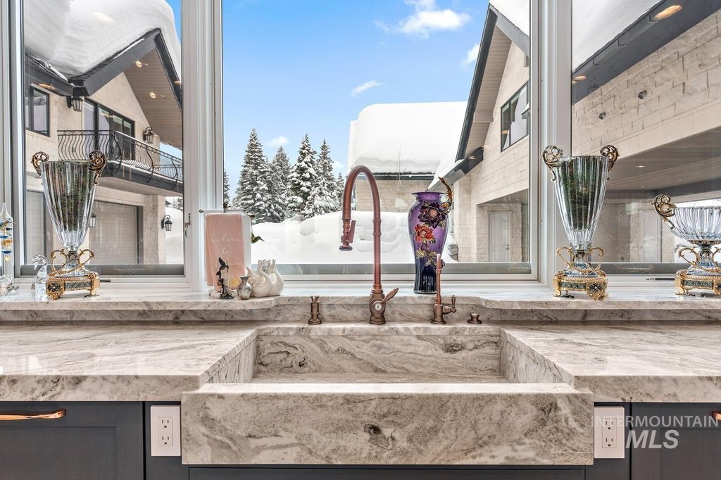 McCall, Idaho, 83638, United States, 5 Bedrooms Bedrooms, ,8 BathroomsBathrooms,Residential,Forsale,1889407