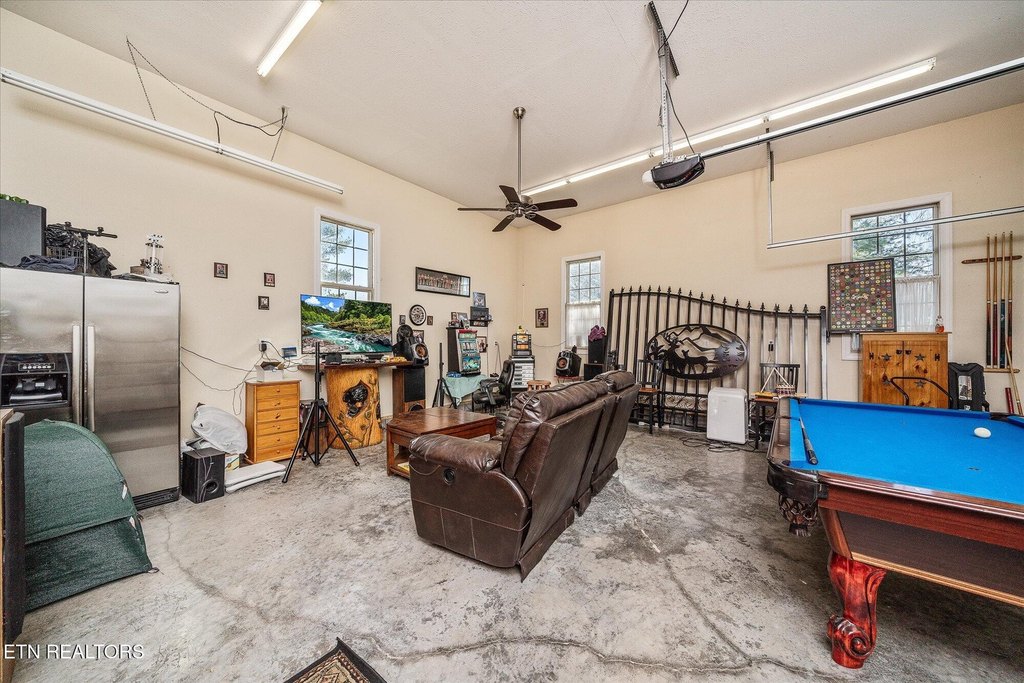 Sparta, Tennessee, 38583, United States, 3 Bedrooms Bedrooms, ,2.5 BathroomsBathrooms,Residential,Forsale,1885995