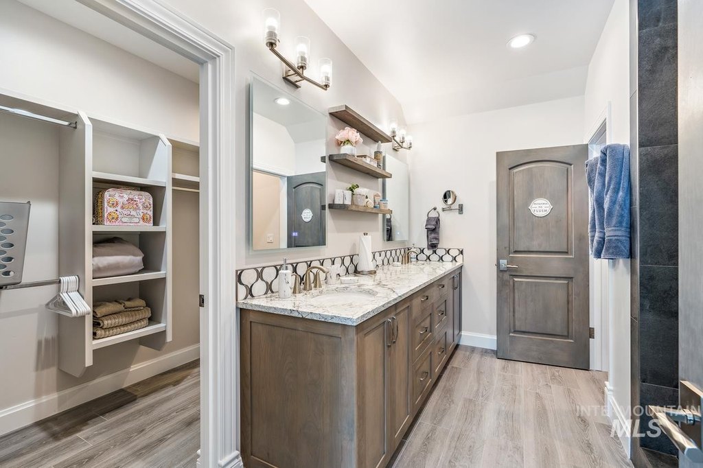 McCall, Idaho, 83638, United States, 5 Bedrooms Bedrooms, ,8 BathroomsBathrooms,Residential,Forsale,1889407
