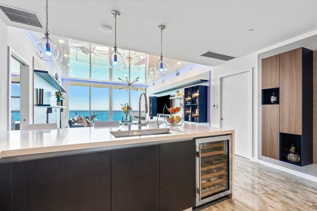 Fort Lauderdale, Florida, 33305, United States, 2 Bedrooms Bedrooms, ,3 BathroomsBathrooms,Residential,Forsale,1968298