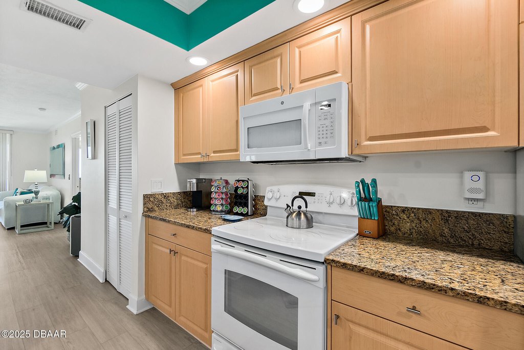 Daytona Beach Shores, Florida, 32118, United States, 3 Bedrooms Bedrooms, ,3 BathroomsBathrooms,Residential,Forsale,1990163