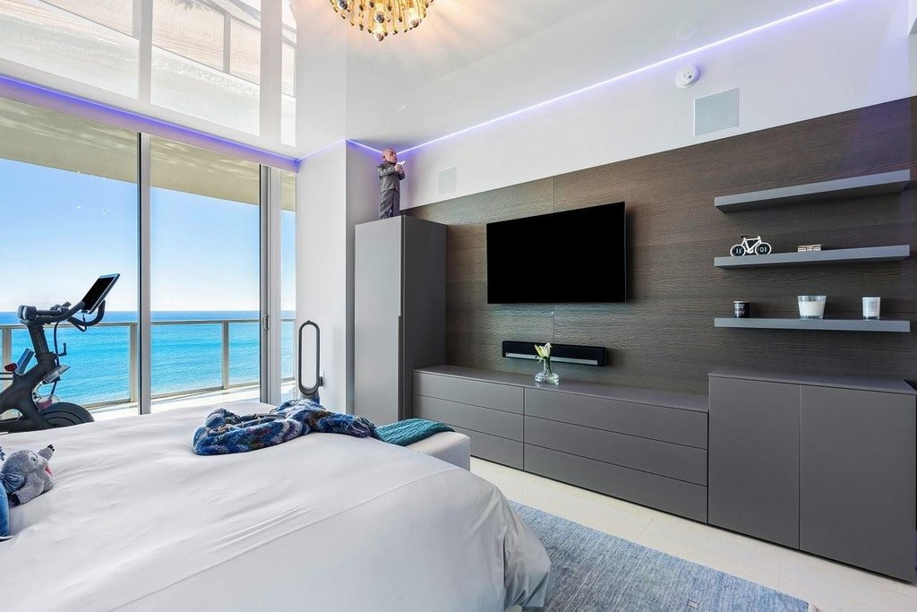 Fort Lauderdale, Florida, 33305, United States, 2 Bedrooms Bedrooms, ,3 BathroomsBathrooms,Residential,Forsale,1968298