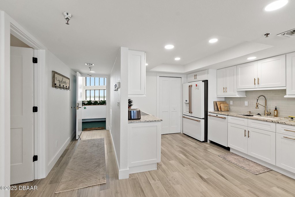 Daytona Beach Shores, Florida, 32118, United States, 2 Bedrooms Bedrooms, ,2 BathroomsBathrooms,Residential,Forsale,1900233