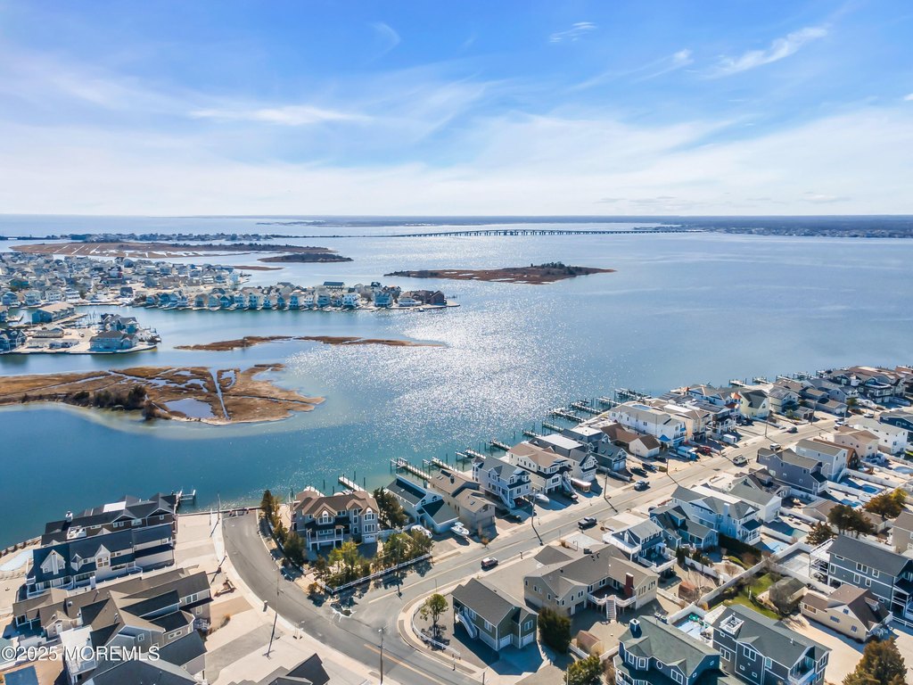 Lavallette, New Jersey, 08735, United States, 3 Bedrooms Bedrooms, ,2.5 BathroomsBathrooms,Residential,Forsale,1884426