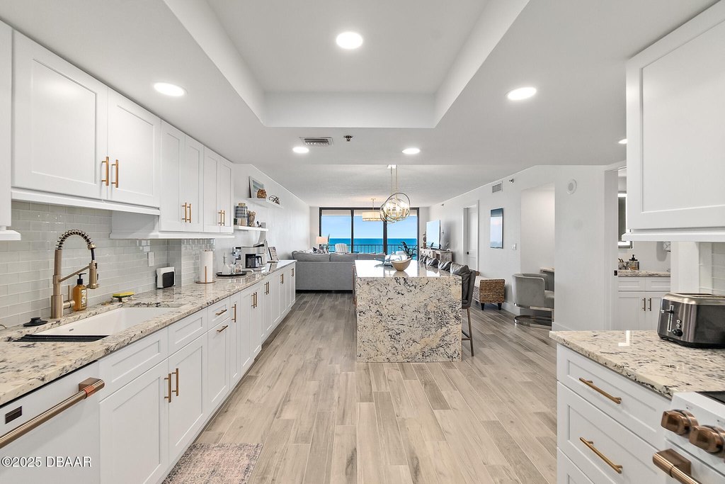 Daytona Beach Shores, Florida, 32118, United States, 2 Bedrooms Bedrooms, ,2 BathroomsBathrooms,Residential,Forsale,1900233