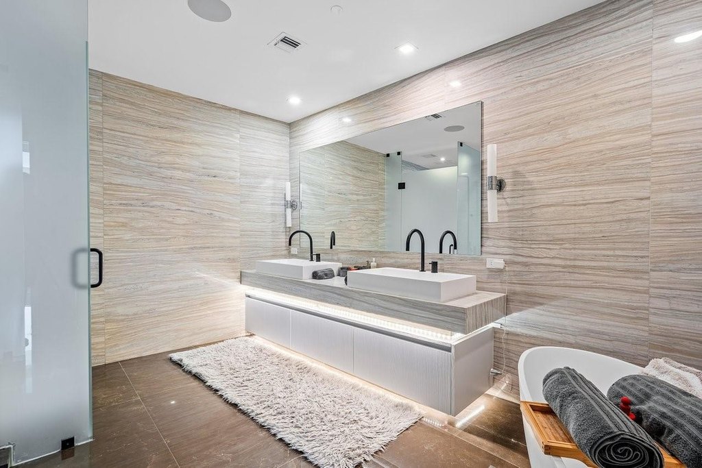 Fort Lauderdale, Florida, 33305, United States, 2 Bedrooms Bedrooms, ,3 BathroomsBathrooms,Residential,Forsale,1968298