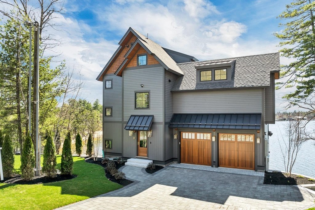 Gilford, New Hampshire, 03249, United States, 5 Bedrooms Bedrooms, ,4.5 BathroomsBathrooms,Residential,Forsale,1893889