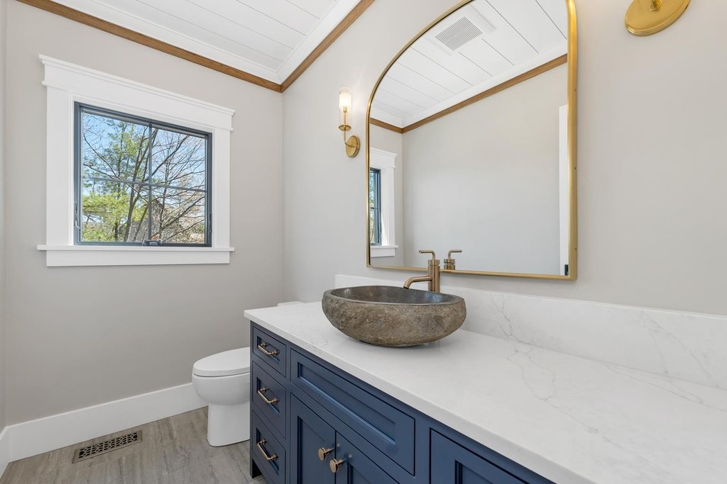 Gilford, New Hampshire, 03249, United States, 5 Bedrooms Bedrooms, ,4.5 BathroomsBathrooms,Residential,Forsale,1893889