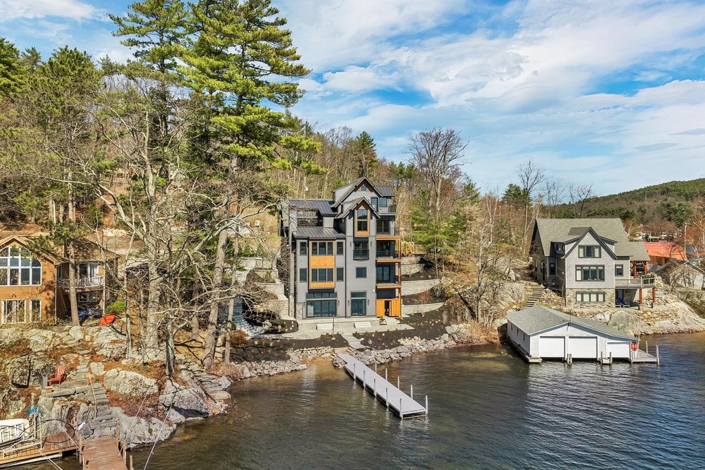 Gilford, New Hampshire, 03249, United States, 5 Bedrooms Bedrooms, ,4.5 BathroomsBathrooms,Residential,Forsale,1893889