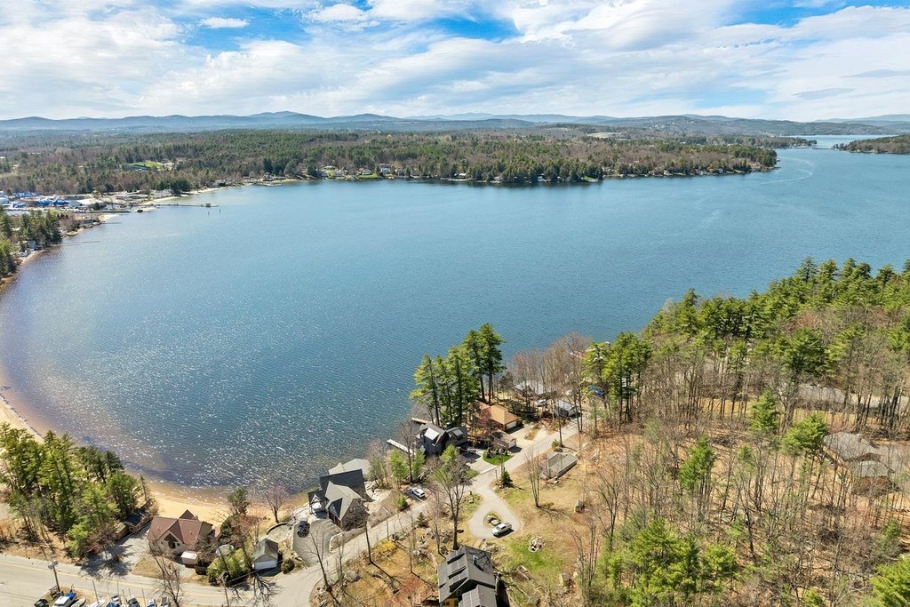 Gilford, New Hampshire, 03249, United States, 5 Bedrooms Bedrooms, ,4.5 BathroomsBathrooms,Residential,Forsale,1893889