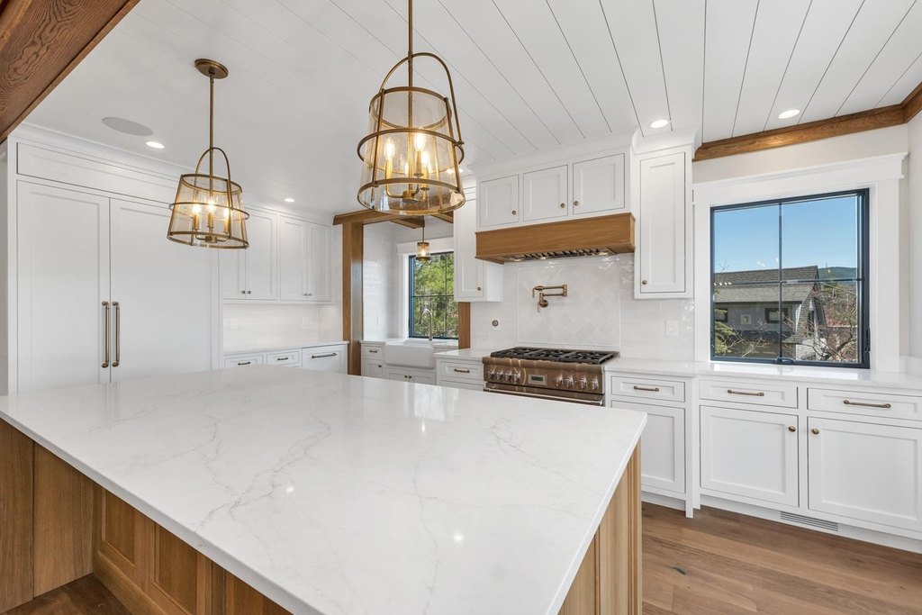 Gilford, New Hampshire, 03249, United States, 5 Bedrooms Bedrooms, ,4.5 BathroomsBathrooms,Residential,Forsale,1893889