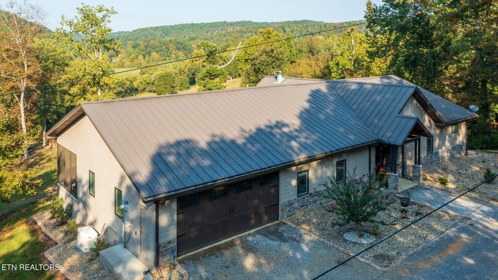 Tellico Plains, Tennessee, 37385, United States, 3 Bedrooms Bedrooms, ,2 BathroomsBathrooms,Residential,Forsale,1942431