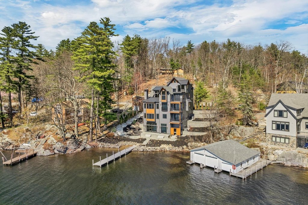 Gilford, New Hampshire, 03249, United States, 5 Bedrooms Bedrooms, ,4.5 BathroomsBathrooms,Residential,Forsale,1893889