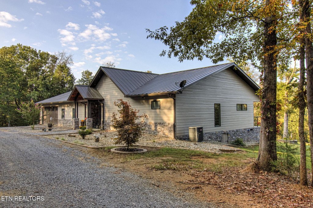 Tellico Plains, Tennessee, 37385, United States, 3 Bedrooms Bedrooms, ,2 BathroomsBathrooms,Residential,Forsale,1942431