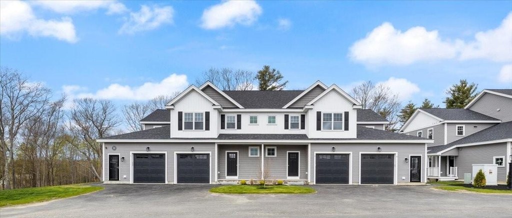Kittery, Maine, 03904, United States, 2 Bedrooms Bedrooms, ,2 BathroomsBathrooms,Residential,Forsale,1893967