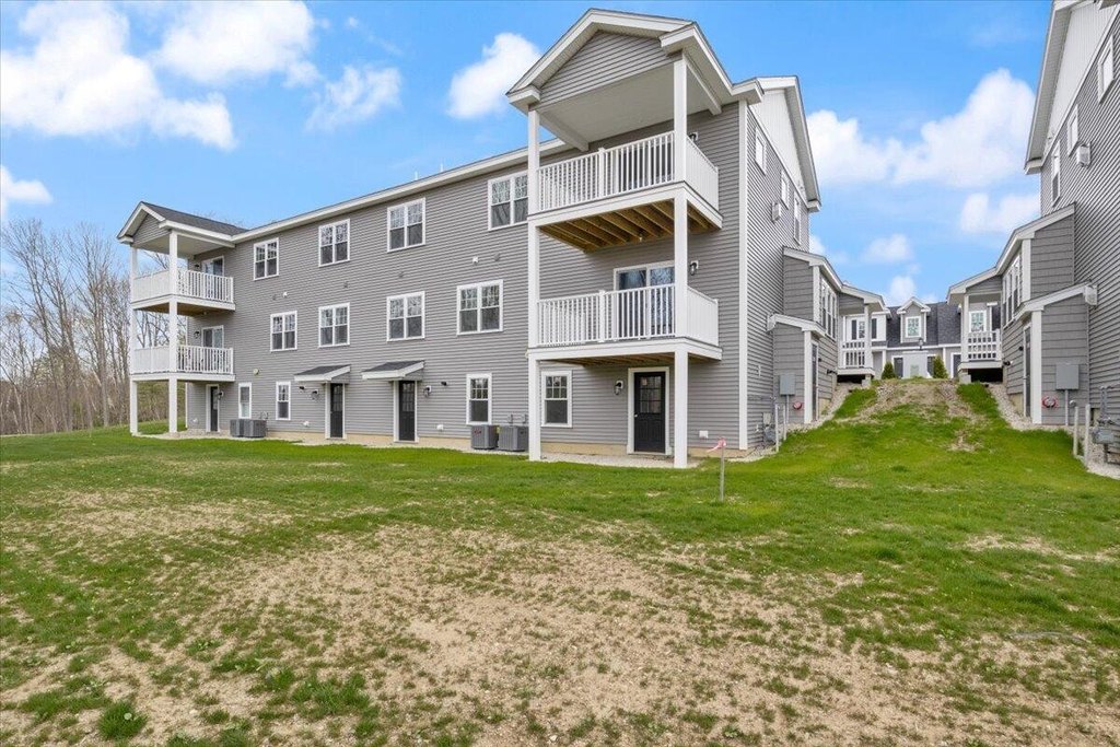Kittery, Maine, 03904, United States, 2 Bedrooms Bedrooms, ,2 BathroomsBathrooms,Residential,Forsale,1893967