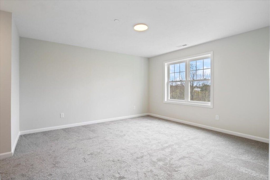 Kittery, Maine, 03904, United States, 2 Bedrooms Bedrooms, ,2 BathroomsBathrooms,Residential,Forsale,1893967