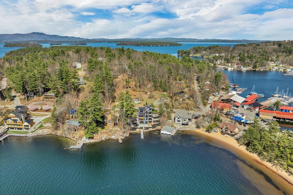 Gilford, New Hampshire, 03249, United States, 5 Bedrooms Bedrooms, ,4.5 BathroomsBathrooms,Residential,Forsale,1893889