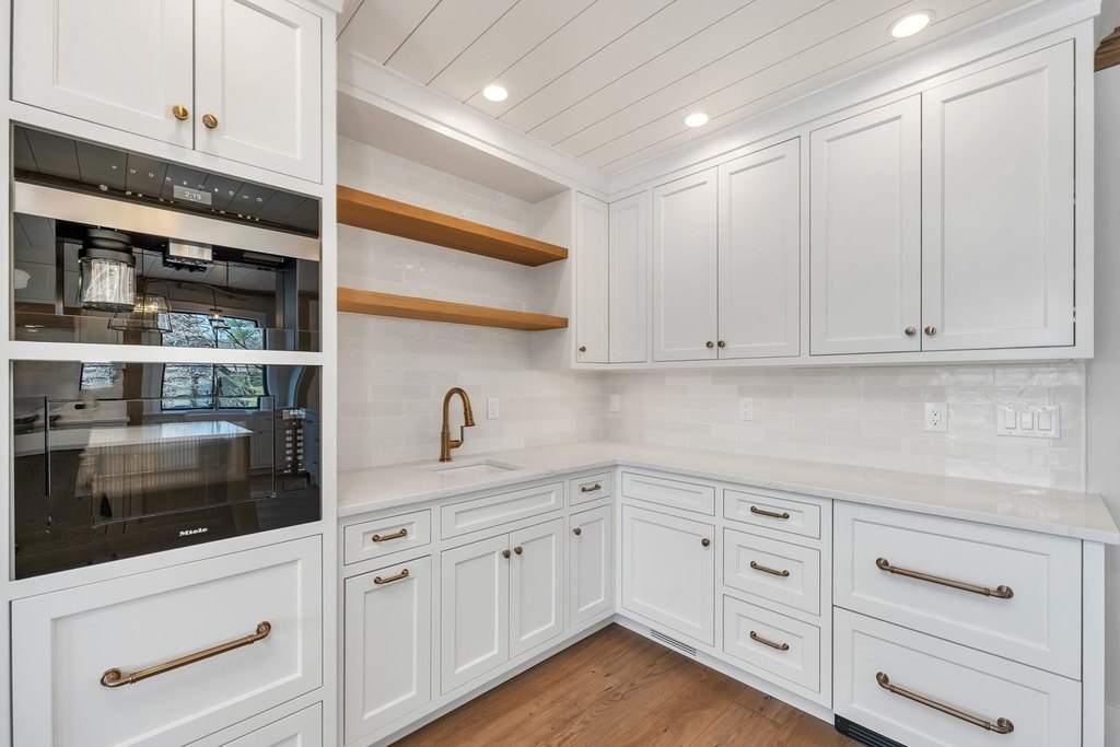 Gilford, New Hampshire, 03249, United States, 5 Bedrooms Bedrooms, ,4.5 BathroomsBathrooms,Residential,Forsale,1893889