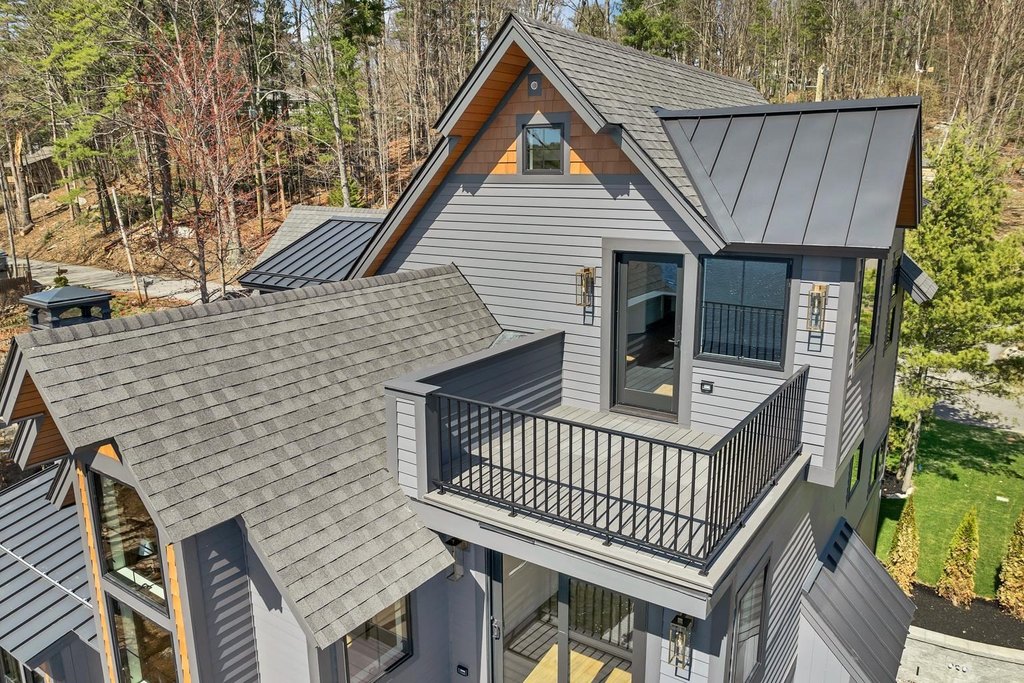Gilford, New Hampshire, 03249, United States, 5 Bedrooms Bedrooms, ,4.5 BathroomsBathrooms,Residential,Forsale,1893889
