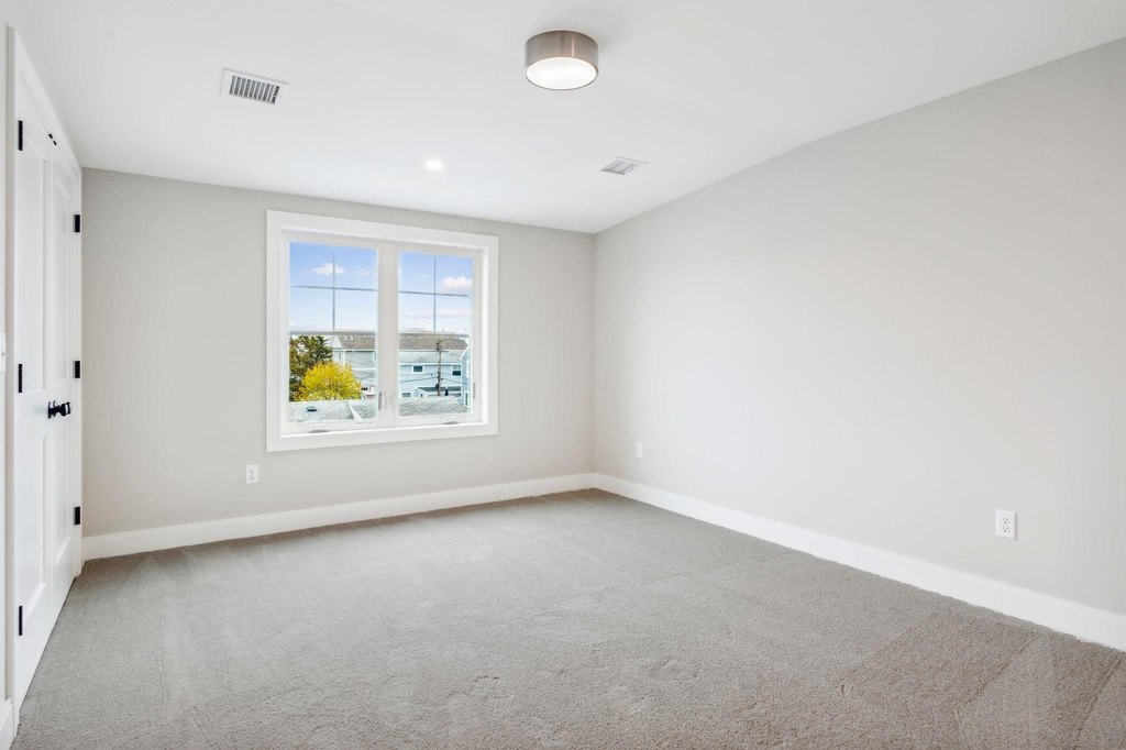 Seabrook, New Hampshire, 03874, United States, 4 Bedrooms Bedrooms, ,3.5 BathroomsBathrooms,Residential,Forsale,1933985
