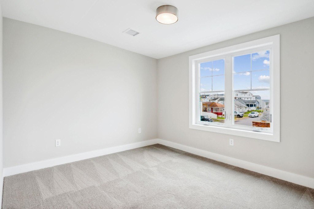 Seabrook, New Hampshire, 03874, United States, 4 Bedrooms Bedrooms, ,3.5 BathroomsBathrooms,Residential,Forsale,1933985