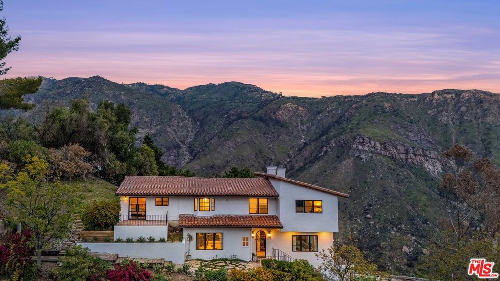 Malibu, California, 90265, United States, 4 Bedrooms Bedrooms, ,3.5 BathroomsBathrooms,Residential,Forsale,1922122