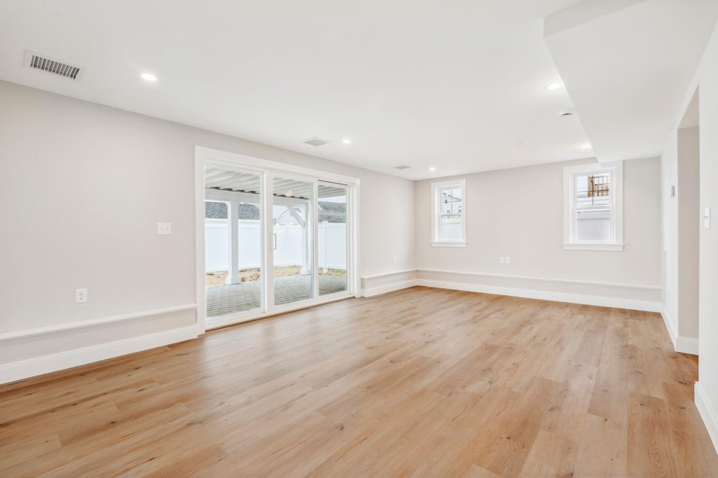 Seabrook, New Hampshire, 03874, United States, 4 Bedrooms Bedrooms, ,3.5 BathroomsBathrooms,Residential,Forsale,1933985