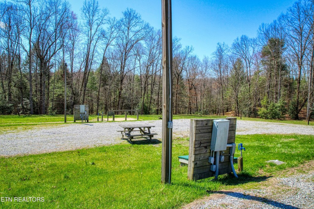 Allardt, Tennessee, 38504, United States, 1 Bedroom Bedrooms, ,1 BathroomBathrooms,Residential,Forsale,1905423