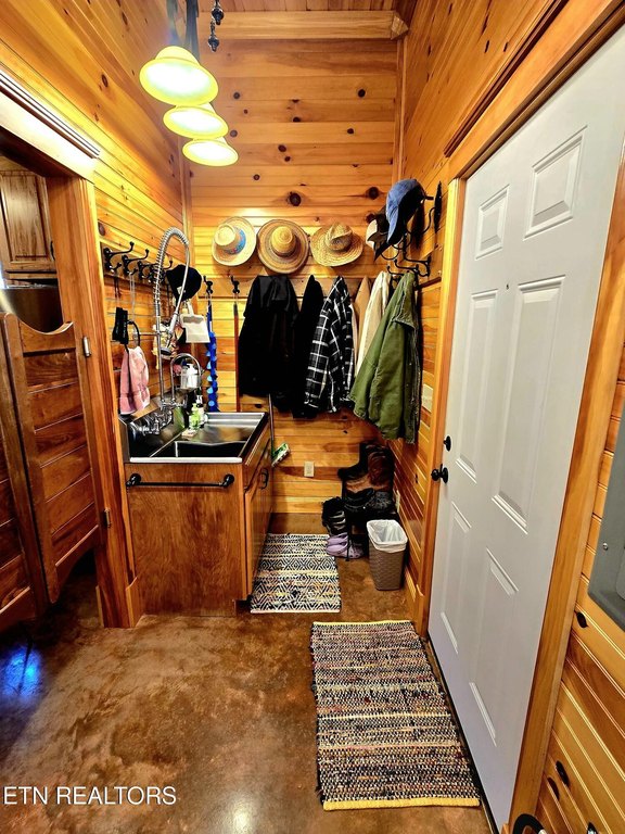 Allardt, Tennessee, 38504, United States, 1 Bedroom Bedrooms, ,1 BathroomBathrooms,Residential,Forsale,1905423