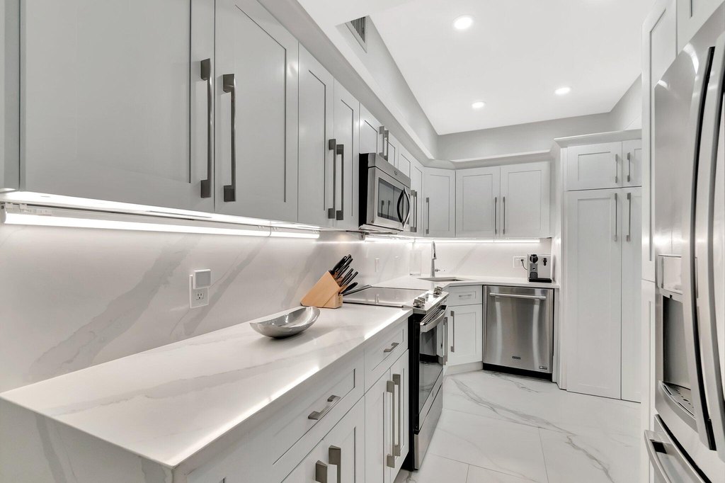 Palm Beach, Florida, 33480, United States, 2 Bedrooms Bedrooms, ,2 BathroomsBathrooms,Residential,Forsale,2010660