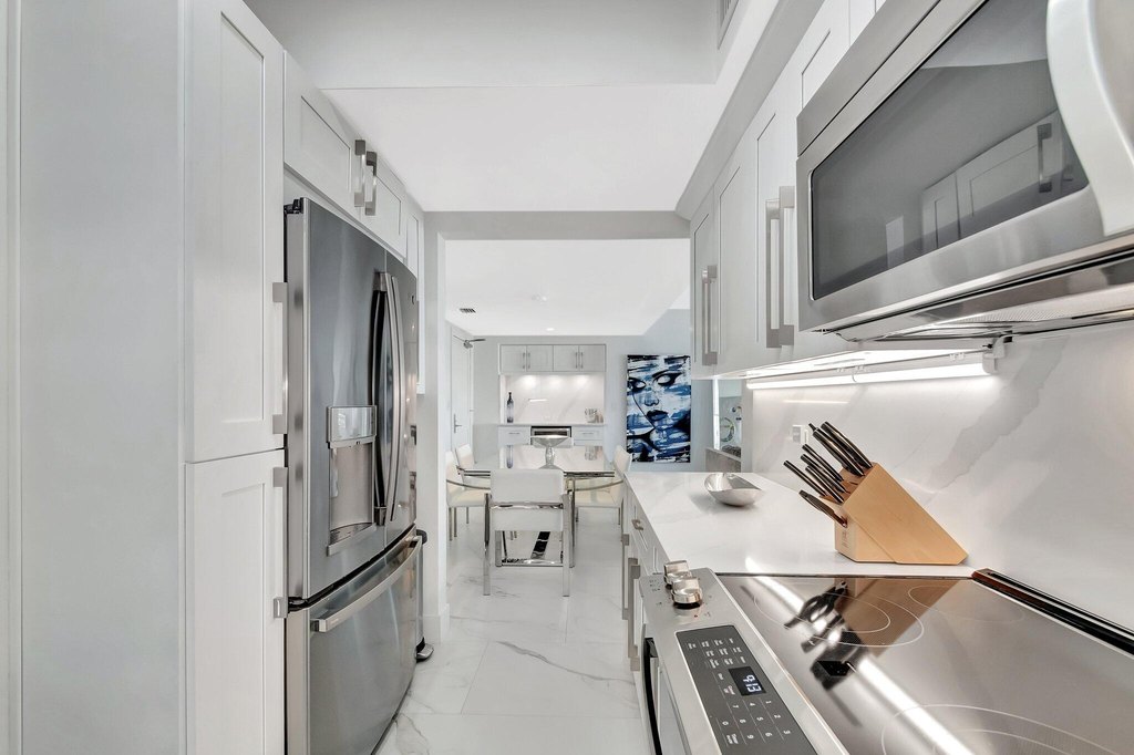 Palm Beach, Florida, 33480, United States, 2 Bedrooms Bedrooms, ,2 BathroomsBathrooms,Residential,Forsale,2010660