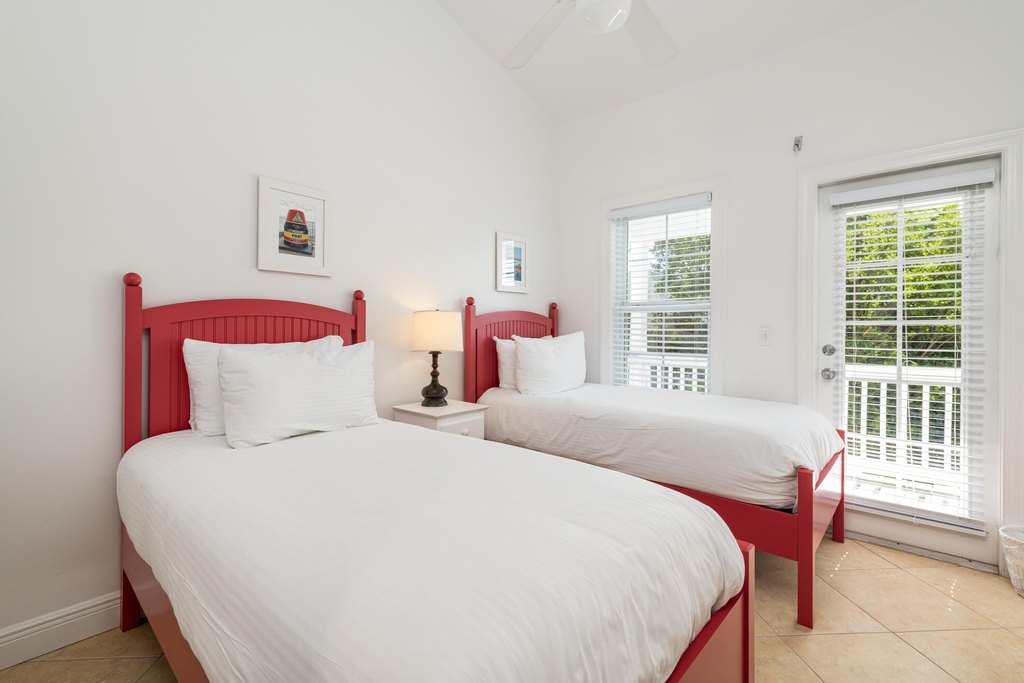 MARATHON, Florida, 33050, United States, 3 Bedrooms Bedrooms, ,2.5 BathroomsBathrooms,Residential,Forsale,1927575