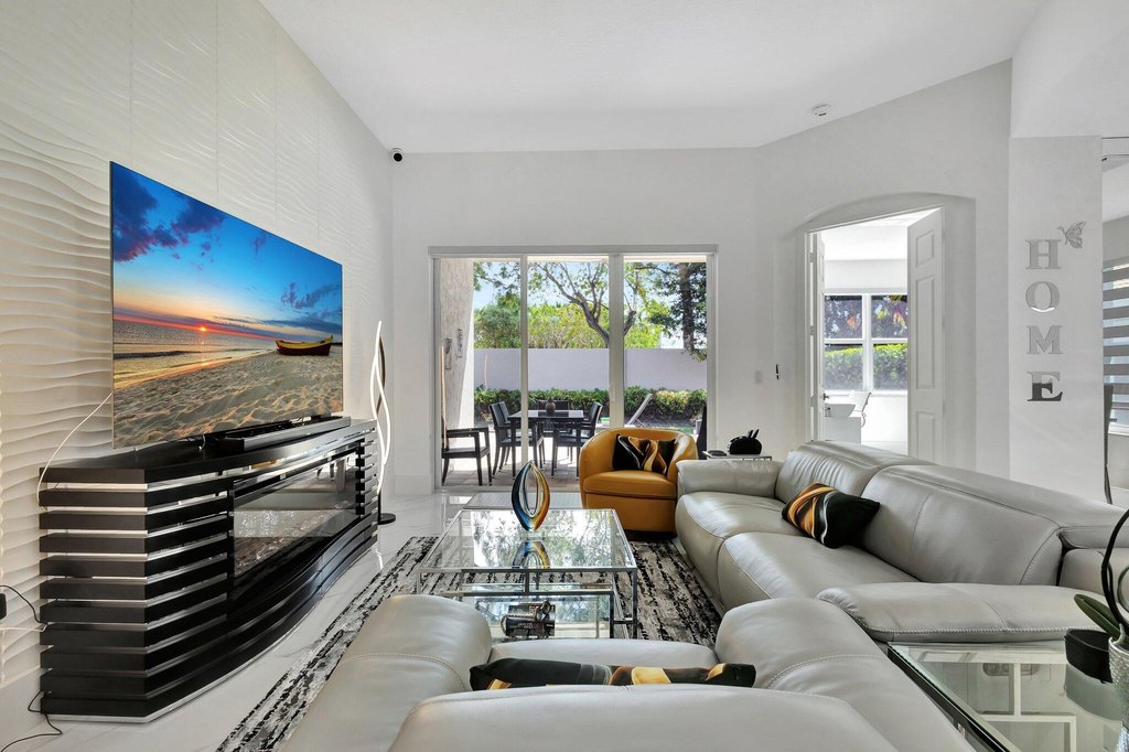 Boynton Beach, Florida, 33472, United States, 3 Bedrooms Bedrooms, ,2 BathroomsBathrooms,Residential,Forsale,1969949