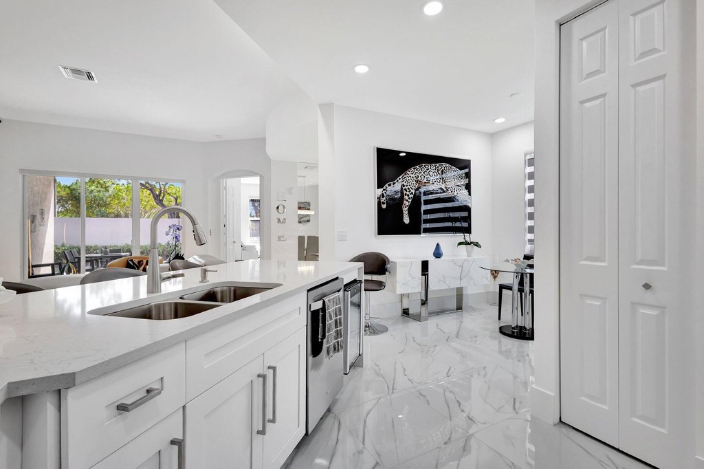 Boynton Beach, Florida, 33472, United States, 3 Bedrooms Bedrooms, ,2 BathroomsBathrooms,Residential,Forsale,1969949